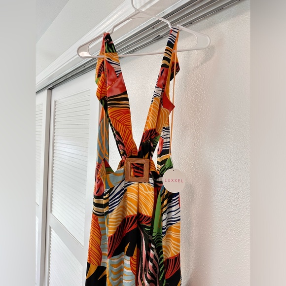 Luxxel Cutout Maxi Dress in Colorful Tropical Tribal Hawaiian African Leaf Print - Picture 9 of 11